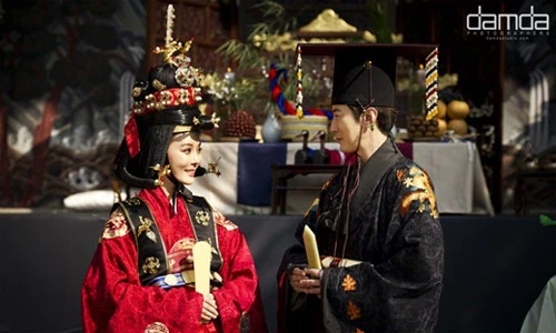 Chae Rim tổ chức đám cưới kiểu truyền thống ở Hàn Quốc