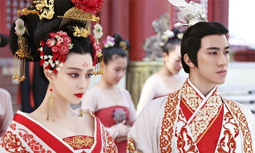 Phạm Băng Băng hóa thân thành Võ Tắc Thiên quyến rũ