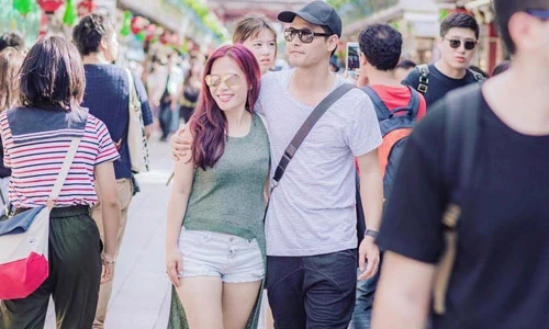 Những lần hiếm hoi MC Phan Anh khoe ảnh 2 vợ chồng