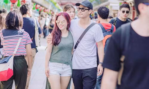 Những lần hiếm hoi MC Phan Anh khoe ảnh 2 vợ chồng