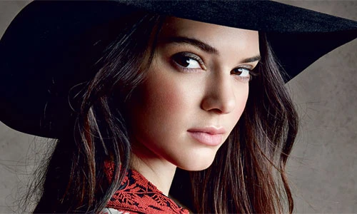 Kendall Jenner lọt top 5 người mẫu thu nhập cao nhất 2016