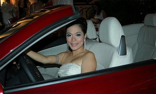 Biệt thự triệu USD cùng dàn xe sang của Mỹ Lệ