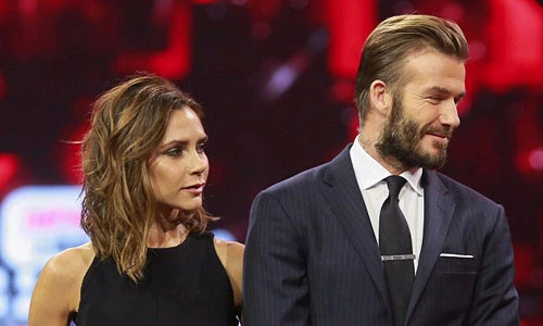 Lần xuất hiện hiếm hoi của vợ chồng Beck-Vic trên sân khấu