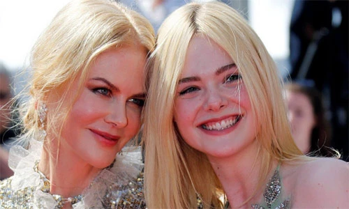 Nicole Kidman 49 mà ngỡ như 19 khi bước trên thảm đỏ Cannes