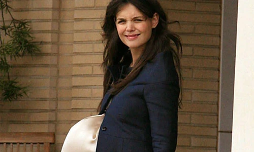 Những ngôi sao bị nghi mang bầu giả