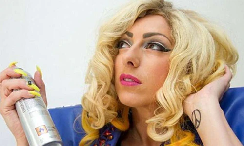 Khi fan cuồng phẫu thuật thẩm mỹ để giống sao