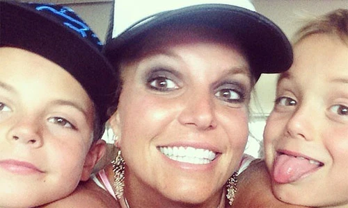 Những khoảnh khắc ngọt ngào của Britneys Spears và hai con trai