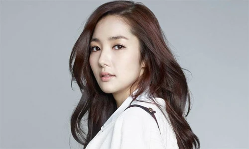 Những sao phẫu thuật thẩm mỹ đẹp tự nhiên nhất Kbiz