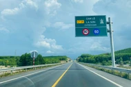 Khởi công mở rộng cao tốc Cam Lộ - La Sơn lên 4 làn xe