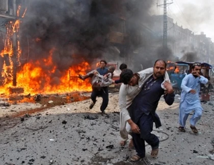 Hình ảnh vụ đánh bom đẫm máu ở Pakistan 
