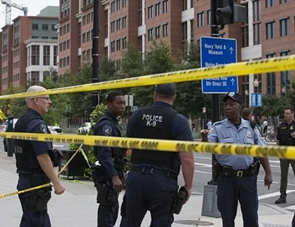 Hình ảnh thảm sát tại Công xưởng Hải quân Mỹ