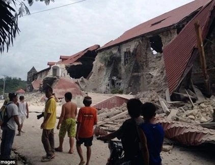 Hình ảnh động đất tàn phá Philippines