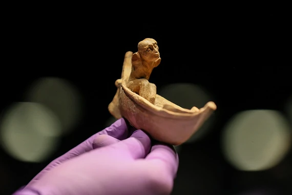 Tượng Charon 2.400 năm tuổi tiết lộ bí mật rợn người dưới địa ngục