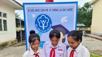 Đồng loạt hỗ trợ 50% mức đóng BHYT cho học sinh, sinh viên
