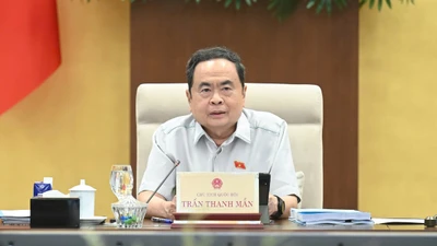 Thành lập Hội đồng bầu cử quốc gia gồm 19 thành viên 