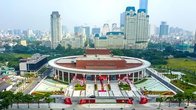 Hà Nội trưng dụng trụ sở cơ quan làm bãi đỗ xe phục vụ diễu binh