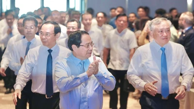 Thủ tướng dự hội nghị triển khai Nghị quyết về Trung tâm tài chính quốc tế