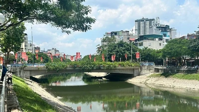 Hà Nội làm sạch sông Tô Lịch với dự án 'khoác áo mới' hấp dẫn