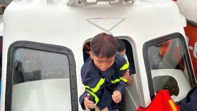 Lật tàu trên Vịnh Hạ Long... kỹ năng sống sót khi đắm tàu
