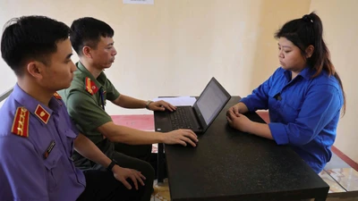 Bắt tạm giam 'nữ quái' lừa đảo chiếm đoạt tài sản trên không gian mạng