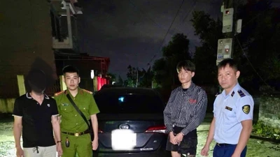 Quảng Ninh liên tiếp bắt giữ đối tượng vận chuyển 'khí cười'