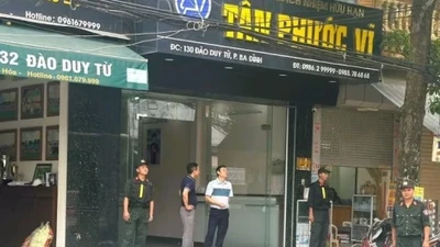 Đang khám xét nhà trùm giang hồ Vi "ngộ" ở Thanh Hoá