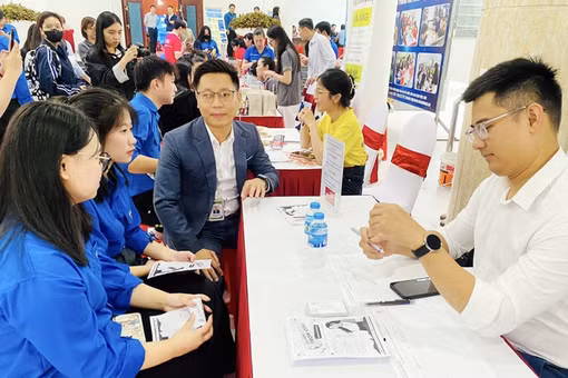 Thống kê quý 1/2026: Giảm việc, tăng thu nhập trung bình