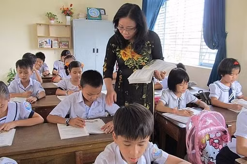 Giáo viên được nghỉ hưu muộn tới 10 năm theo quy định mới