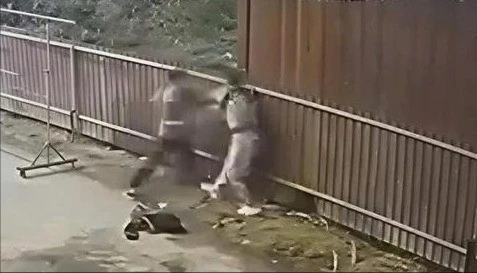 Mâu thuẫn tình cảm, người đàn ông đâm bạn gái nhiều nhát