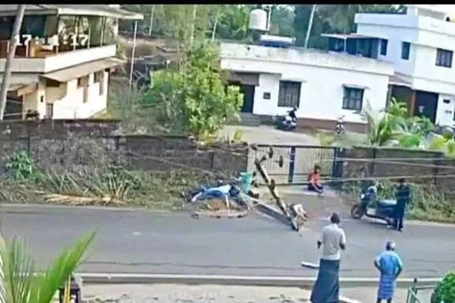 Phóng như bay trên đường vắng, thanh niên 'hạ gục' cột điện