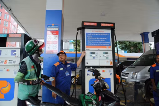 Chính sách giảm thuế giúp giá xăng Việt Nam cạnh tranh hơn