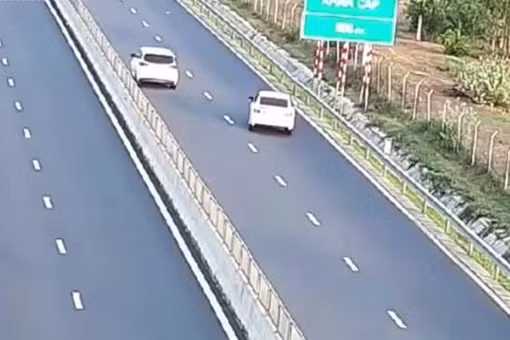 Lùi xe trên cao tốc, nữ tài xế bị phạt 35 triệu đồng