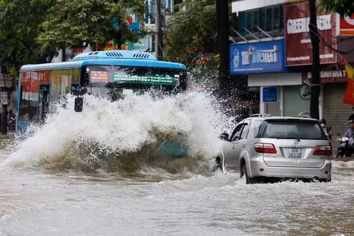 Miền Bắc sắp đón mưa dông từ 16/4 sau nắng nóng trên 40 độ C