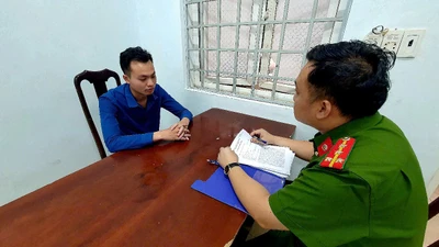 Bắt đối tượng dùng clip nhạy cảm tống tiền phụ nữ 