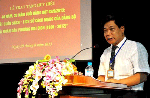 1. Xem xét khởi tố Phó ban TC quận ủy Cầu Giấy tội giết người. Liên quan đến việc ông Lê Trung Kiên (SN 1971), Phó ban tổ chức Quận uỷ Cầu Giấy giới thiệu giang hồ cho bạn để giết lái xe Honda CRV trên đường Phạm Văn Đồng mới đây, ngày 14/8, cơ quan điều tra cho biết đang xem xét khởi tố ông này về hành vi giết người.