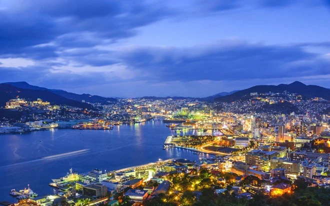 Xem các thành phố bị chiến tranh tàn phá lột xác ngoạn mục