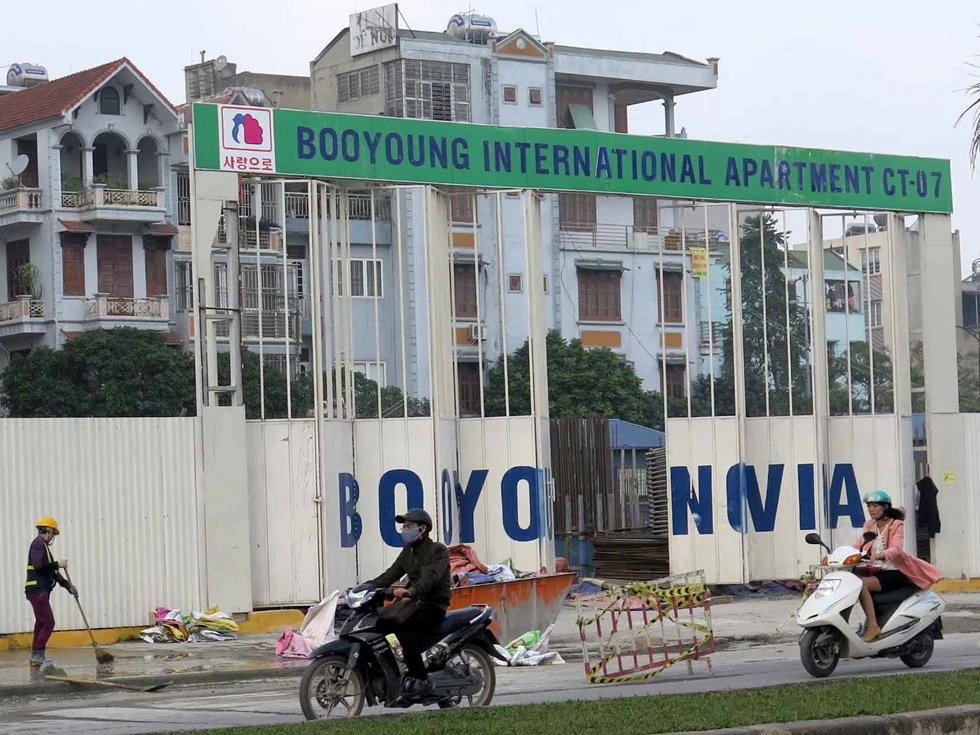 Cận cảnh hiện trường dự án Booyoung Vina tiến độ "rùa bò"