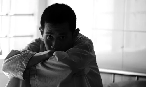 Những bức hình ngày cuối đời ám ảnh của người nghiện có HIV