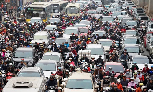 Đường phố thủ đô tắc cứng ngày làm việc đầu năm