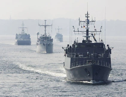 Chiến hạm NATO hành quân tới biển Baltic dò mìn