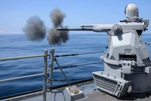 Độ nguy hiểm của hải pháo hiện đại Mk 38 Mỹ viện trợ Ukraine