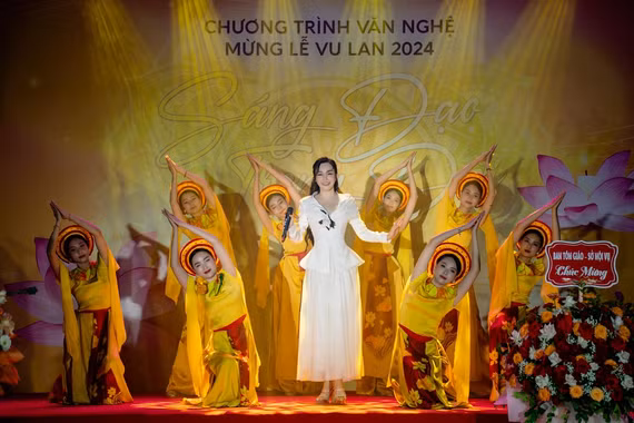 Chương trình nghệ thuật "Sáng đạo trong đời" mừng lễ Vu Lan 2024