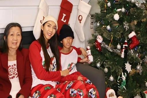 Người mẫu Ngọc Quyên đón Giáng sinh bên người thân ở Mỹ