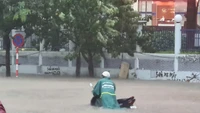 Mưa lớn gây ngập sâu tại Hà Nội sáng 7/10