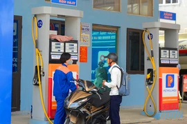 Hình ảnh xăng A95 đắt khách vẫn bị "ép" khai tử