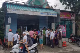 Đang bán quần áo, cửa hàng bất ngờ cháy hừng hực