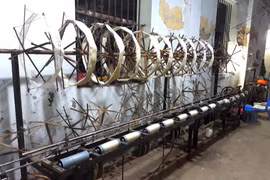 Làng lụa Vạn Phúc bỗng dưng đông khách nhờ... Khaisilk