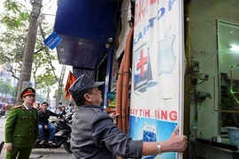 Hà Nội ra quân "đòi" vỉa hè cho người đi bộ từ 10/3