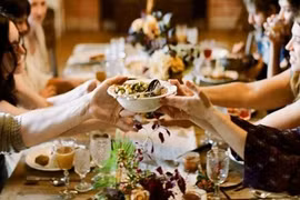 30 Tết đưa nàng dâu đi cấp cứu vì trót xem mổ gà