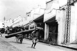 Những bức ảnh đáng giá về tàu điện khởi chạy ở Hà Nội hơn 1 thế kỷ trước